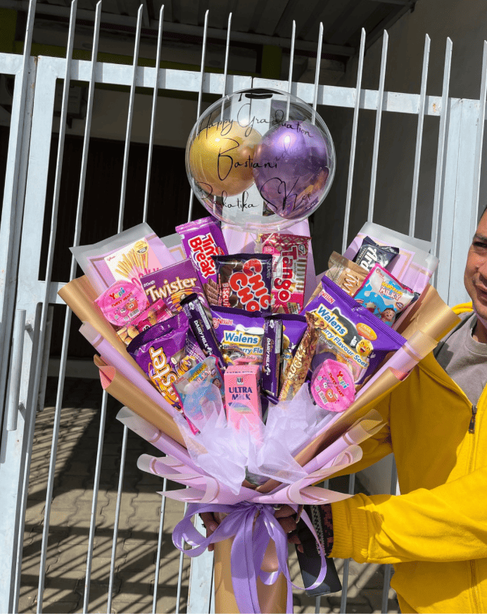 Big Snack Bouquet Balloon